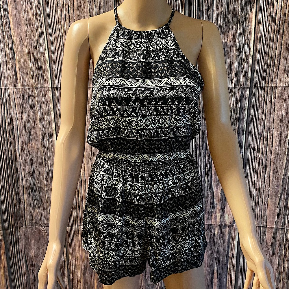 Hollister size small black & white tan tribal print pattern summer romper